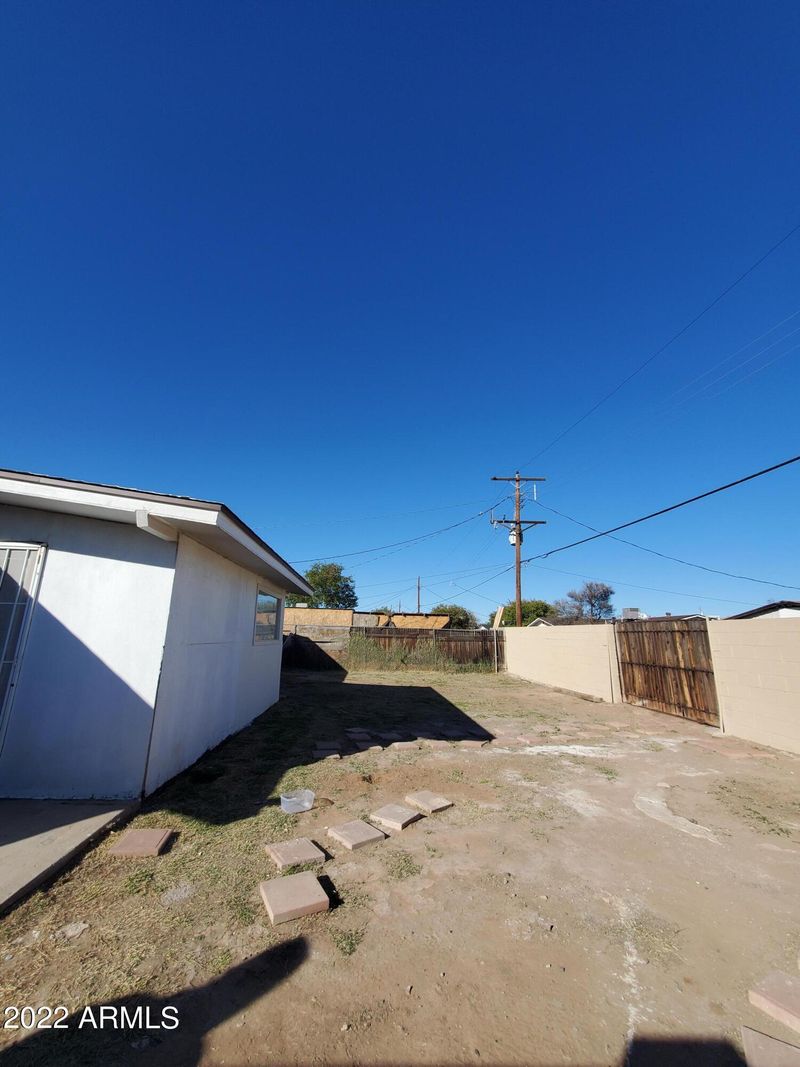 2319 N 48th Dr, Phoenix, AZ 85035