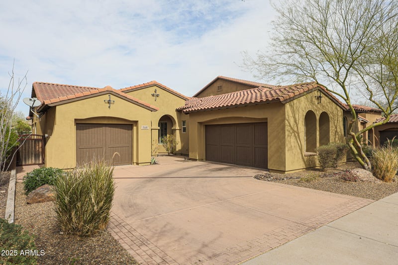 2320 Allen St, Phoenix, AZ 85042