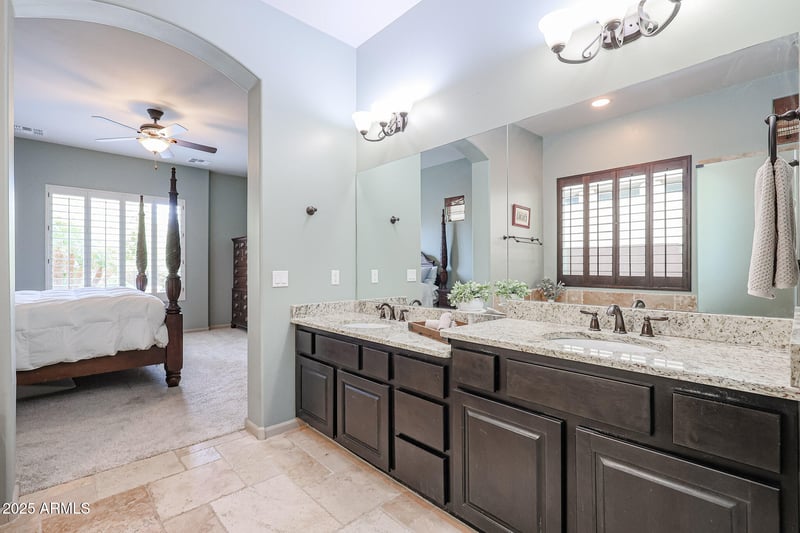 2320 Allen St, Phoenix, AZ 85042