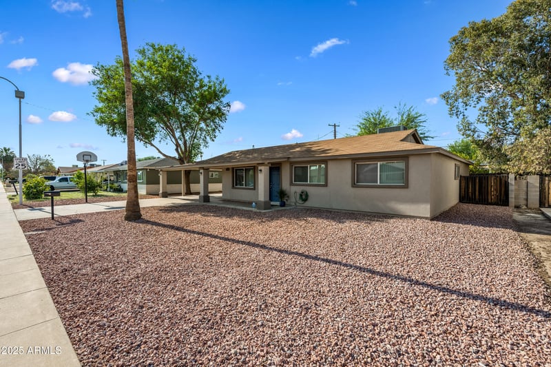 2320 Freeway Ln, Phoenix, AZ 85021