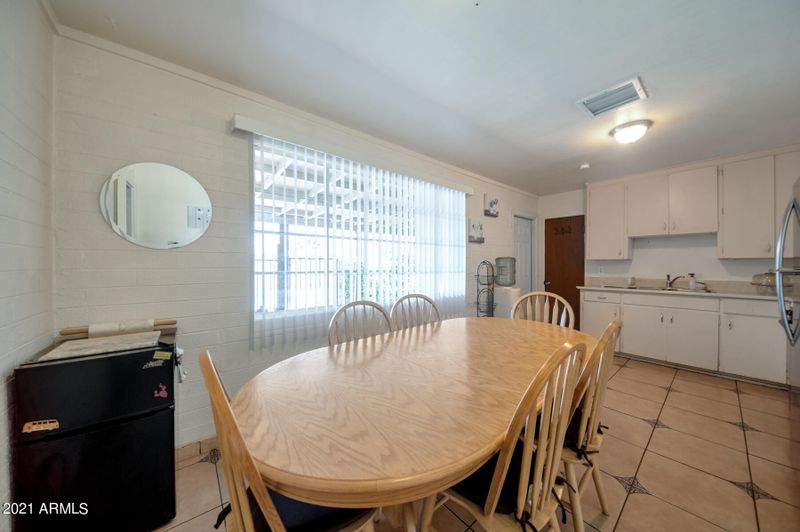2320 N 40 Th Ave, Phoenix, AZ 85009