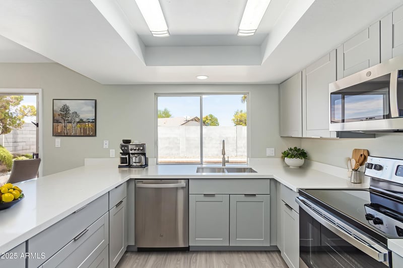 2320 Shangri La Rd, Phoenix, AZ 85028