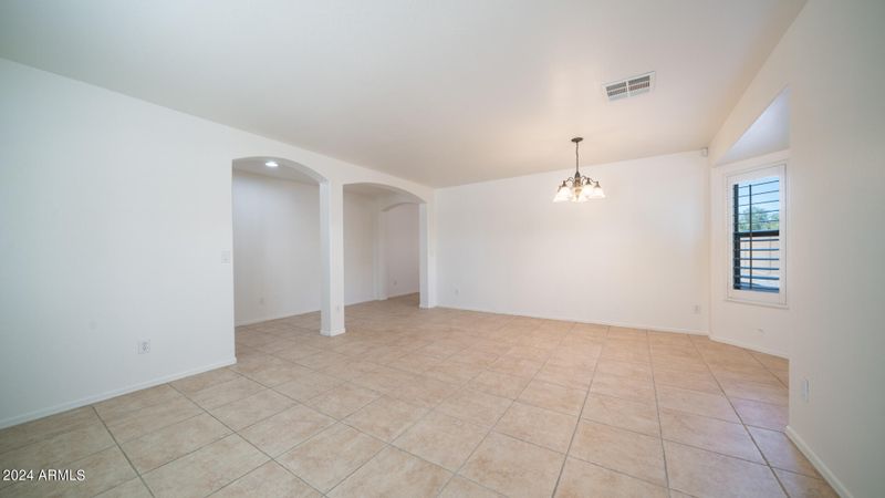 2320 W Roy Rogers Rd, Phoenix, AZ 85085