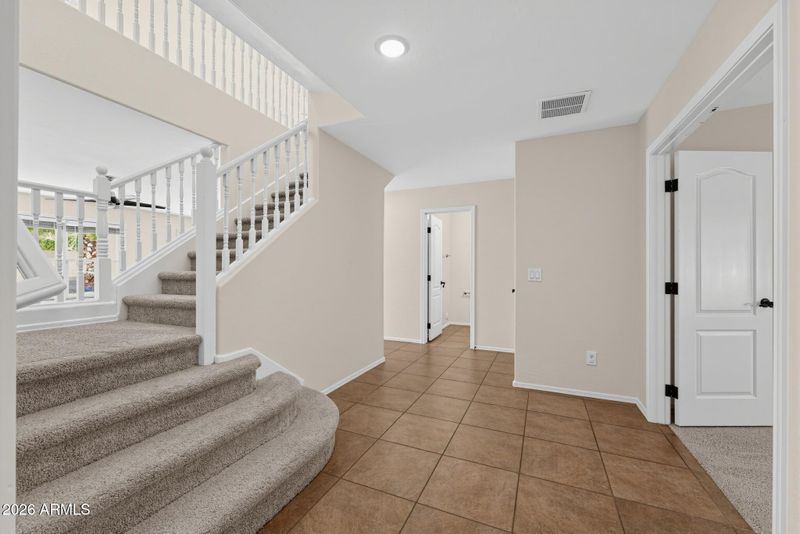 2321 E Chanute Ps, Phoenix, AZ 85040