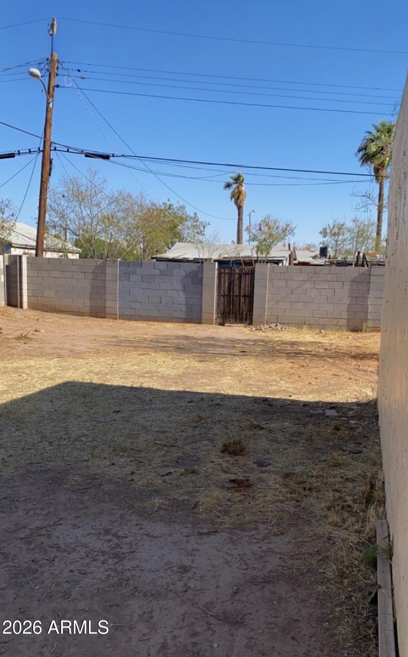 2321 E Roosevelt St, Phoenix, AZ 85006