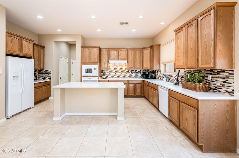 23216 Gaviota Dr, Sun City West, AZ 85375