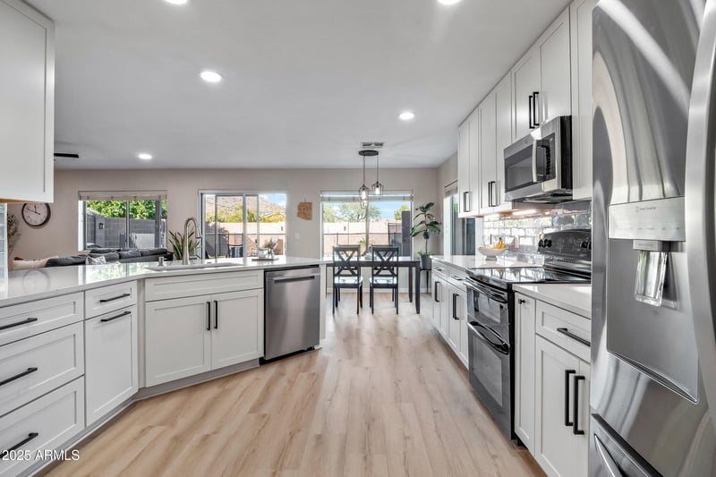 23218 22nd Pl, Phoenix, AZ 85024