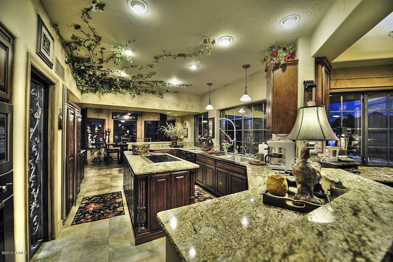 2323 E Cinnabar Ave, Phoenix, AZ 85028