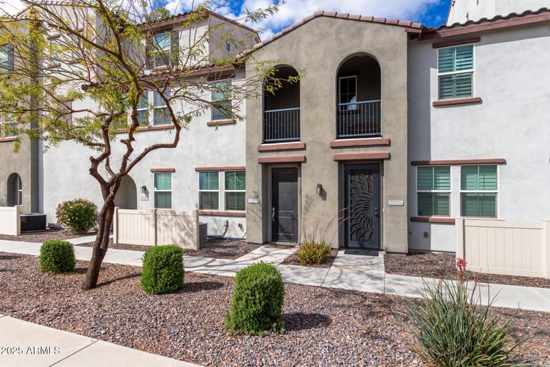 2323 Huntington Dr, Phoenix, AZ 85040