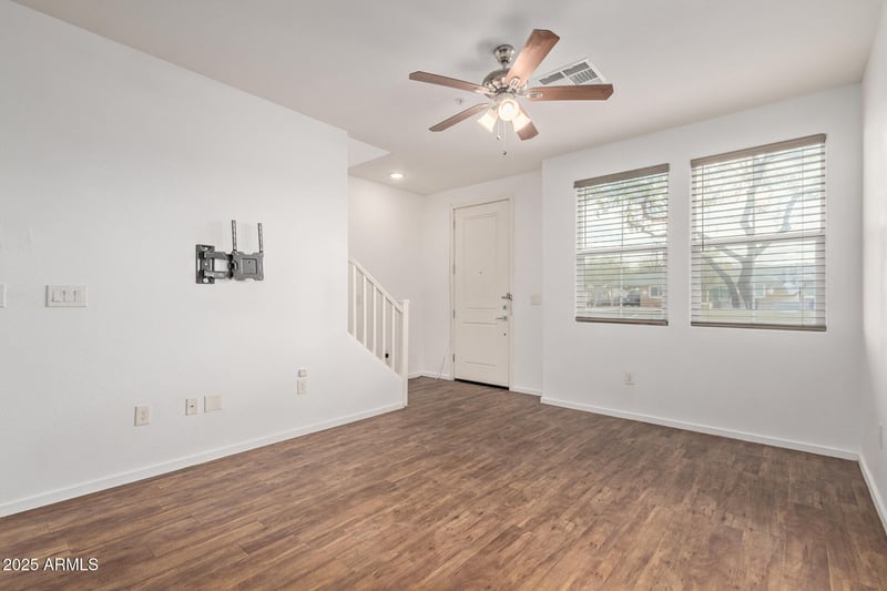 2323 Huntington Dr, Phoenix, AZ 85040