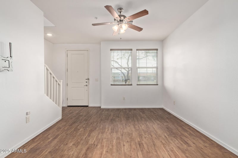 2323 Huntington Dr, Phoenix, AZ 85040