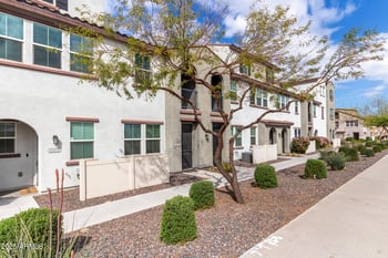 2323 Huntington Dr, Phoenix, AZ 85040