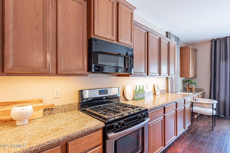 2323 Kachina Trl, Phoenix, AZ 85041