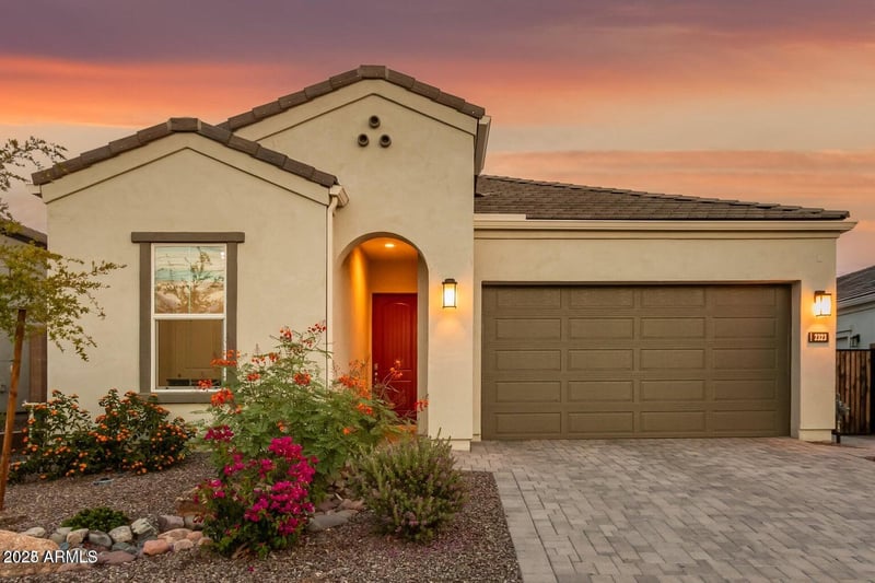 2323 Questa Dr, Phoenix, AZ 85024