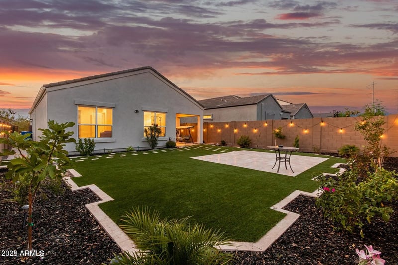 2323 Questa Dr, Phoenix, AZ 85024