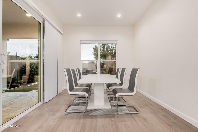 2323 Questa Dr, Phoenix, AZ 85024