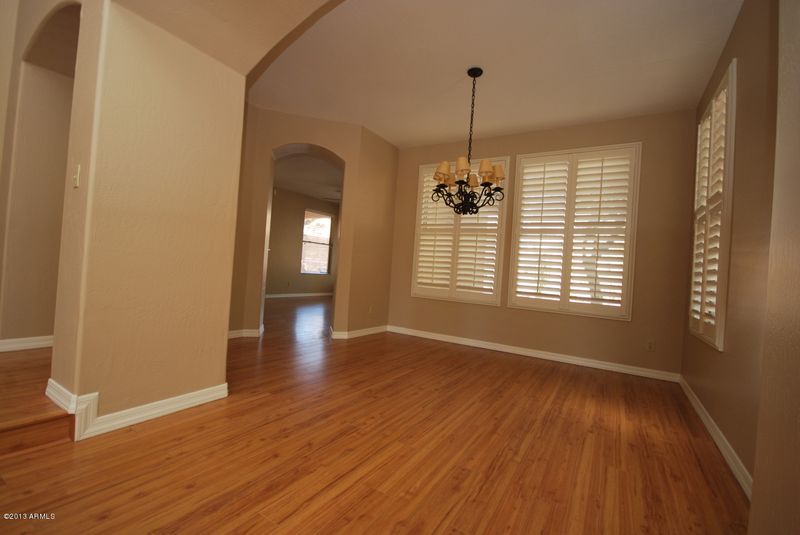 2324 E Hiddenview Dr, Phoenix, AZ 85048