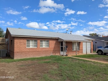 2324 Heatherbrae Dr, Phoenix, AZ 85016