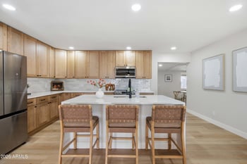 2324 Heatherbrae Dr, Phoenix, AZ 85016