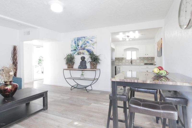 2324 W Morten Ave, Phoenix, AZ 85021