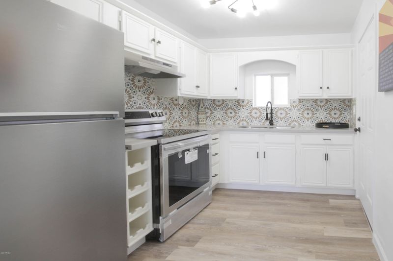 2324 W Morten Ave, Phoenix, AZ 85021
