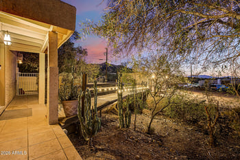 2324 Sunrise Dr, Phoenix, AZ 85041