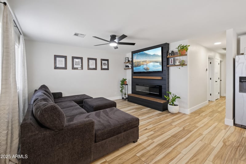 2325 Contessa St, Mesa, AZ 85213