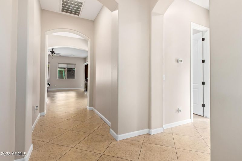 2325 E Winston Dr, Phoenix, AZ 85042