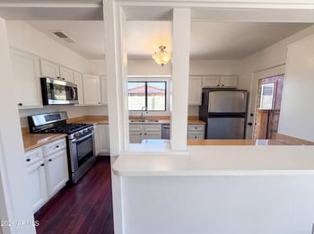 2326 Paradise Dr, Phoenix, AZ 85029