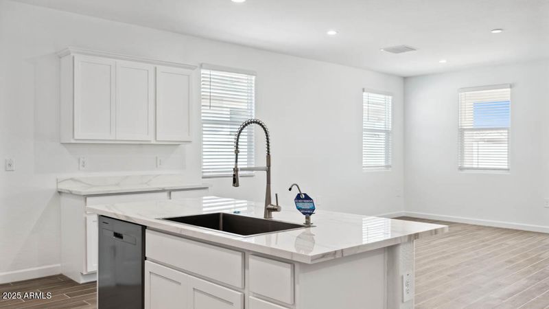 2326 W Solstice Ave, Apache Junction, AZ 85120