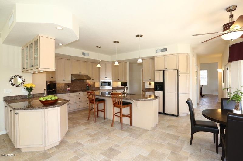 2327 E Carol Ave, Phoenix, AZ 85028