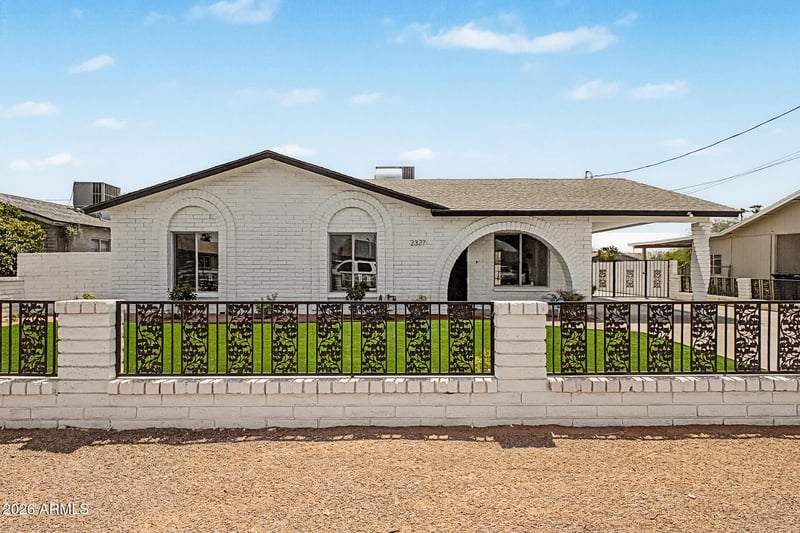 2327 E Victory Dr, Tempe, AZ 85288