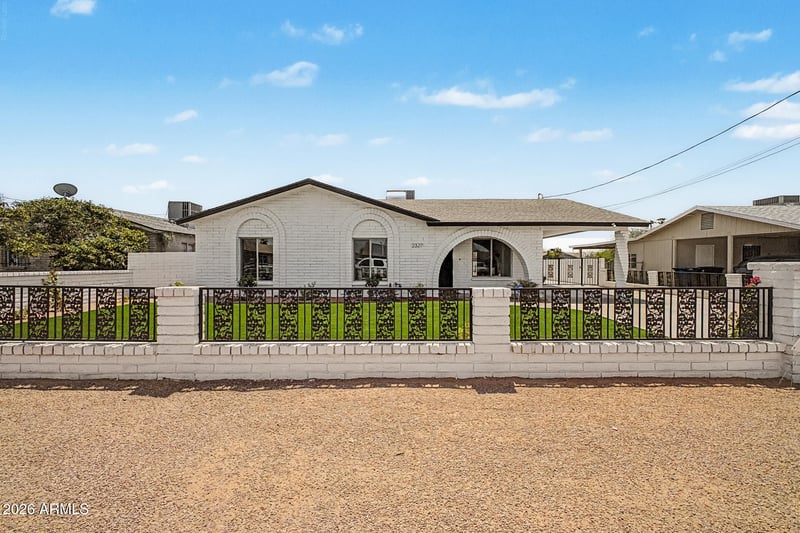 2327 E Victory Dr, Tempe, AZ 85288