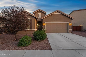 2327 Farrier Way, San Tan Valley, AZ 85144