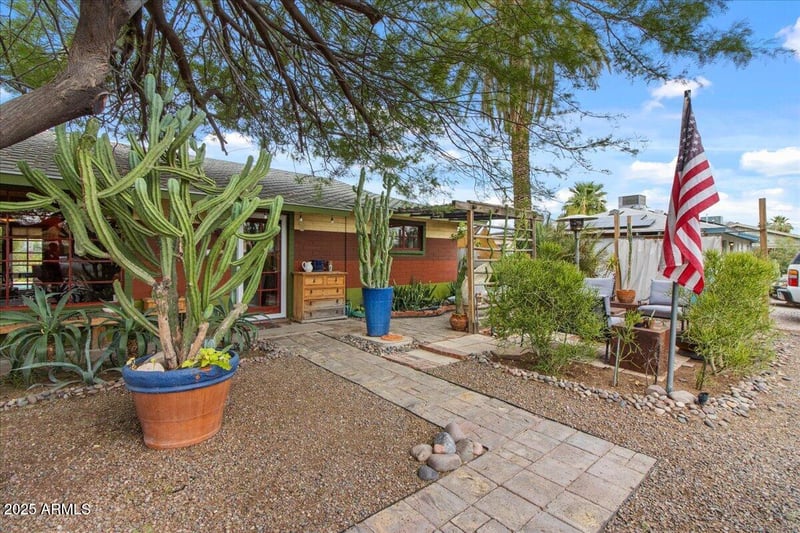 2327 Flower St, Phoenix, AZ 85015