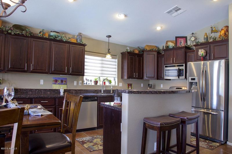 2327 W Peak View Rd, Phoenix, AZ 85085