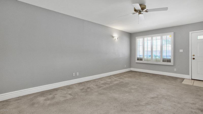 2328 E Manhatton Dr, Tempe, AZ 85282