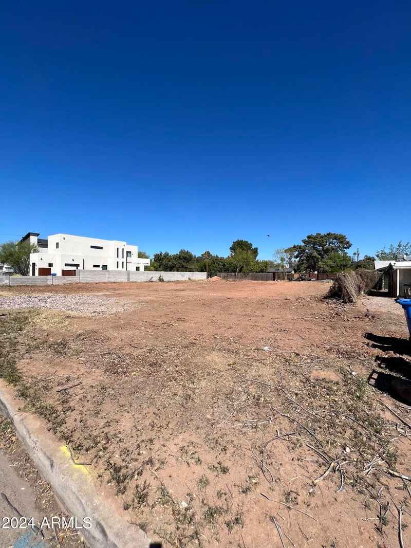 2329 29th St, Phoenix, AZ 85008
