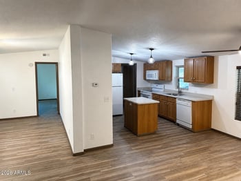233 E Michelle Dr, Phoenix, AZ 85022