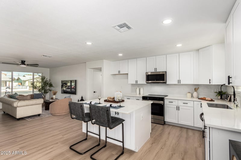 233 Erie Dr, Tempe, AZ 85282