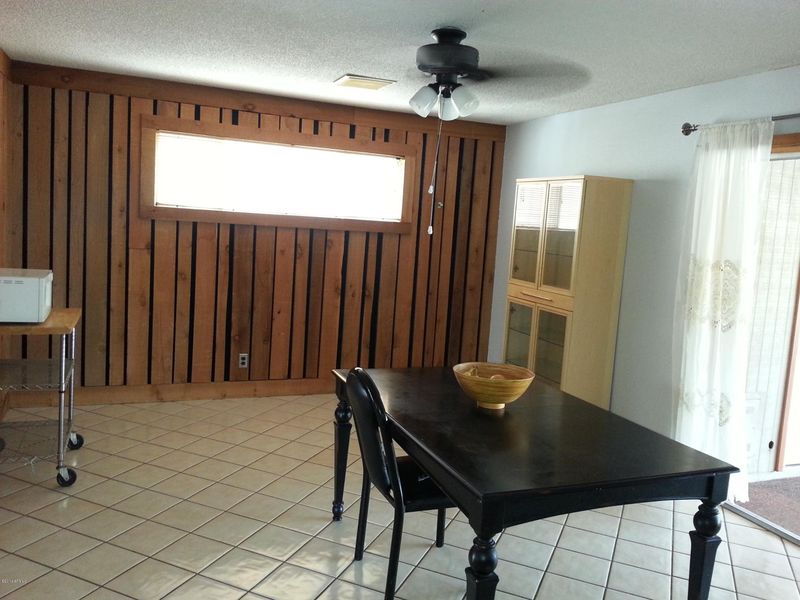 2330 E Cactus Rd, Phoenix, AZ 85022