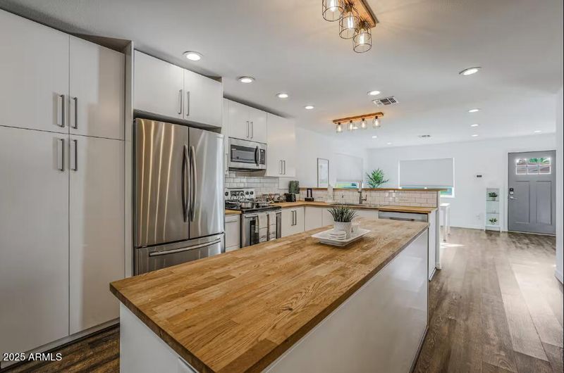 2330 E Pebble Beach Dr, Tempe, AZ 85282