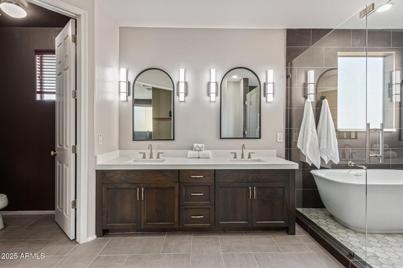 2330 Renegade Trl, San Tan Valley, AZ 85143