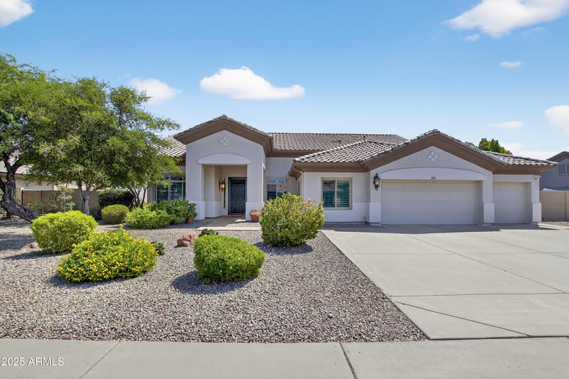 23307 71st Dr, Glendale, AZ 85310