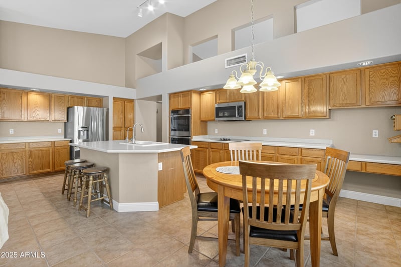 23307 71st Dr, Glendale, AZ 85310