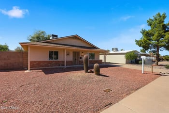 2331 Betty Elyse Ln, Phoenix, AZ 85022