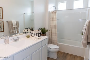 2331 Levi Dr, Phoenix, AZ 85040
