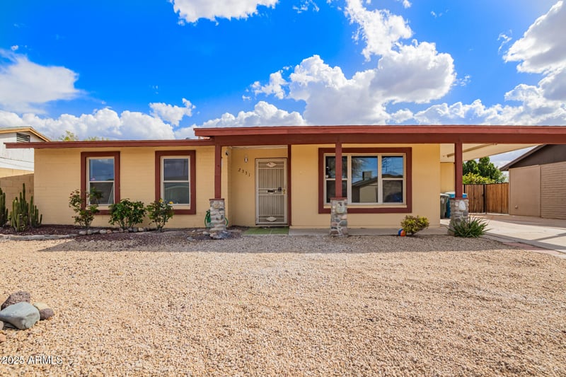 2331 Hartford Ave, Phoenix, AZ 85023
