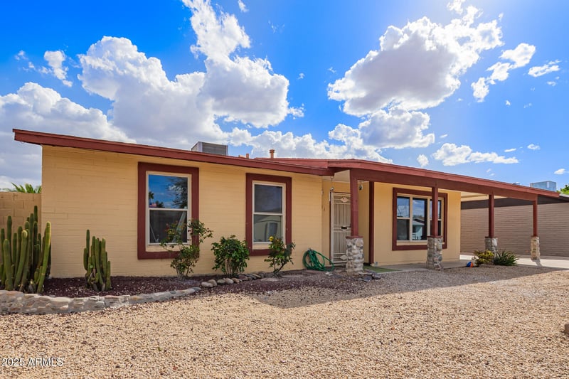 2331 Hartford Ave, Phoenix, AZ 85023