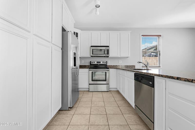 2331 Pecan Rd, Phoenix, AZ 85040